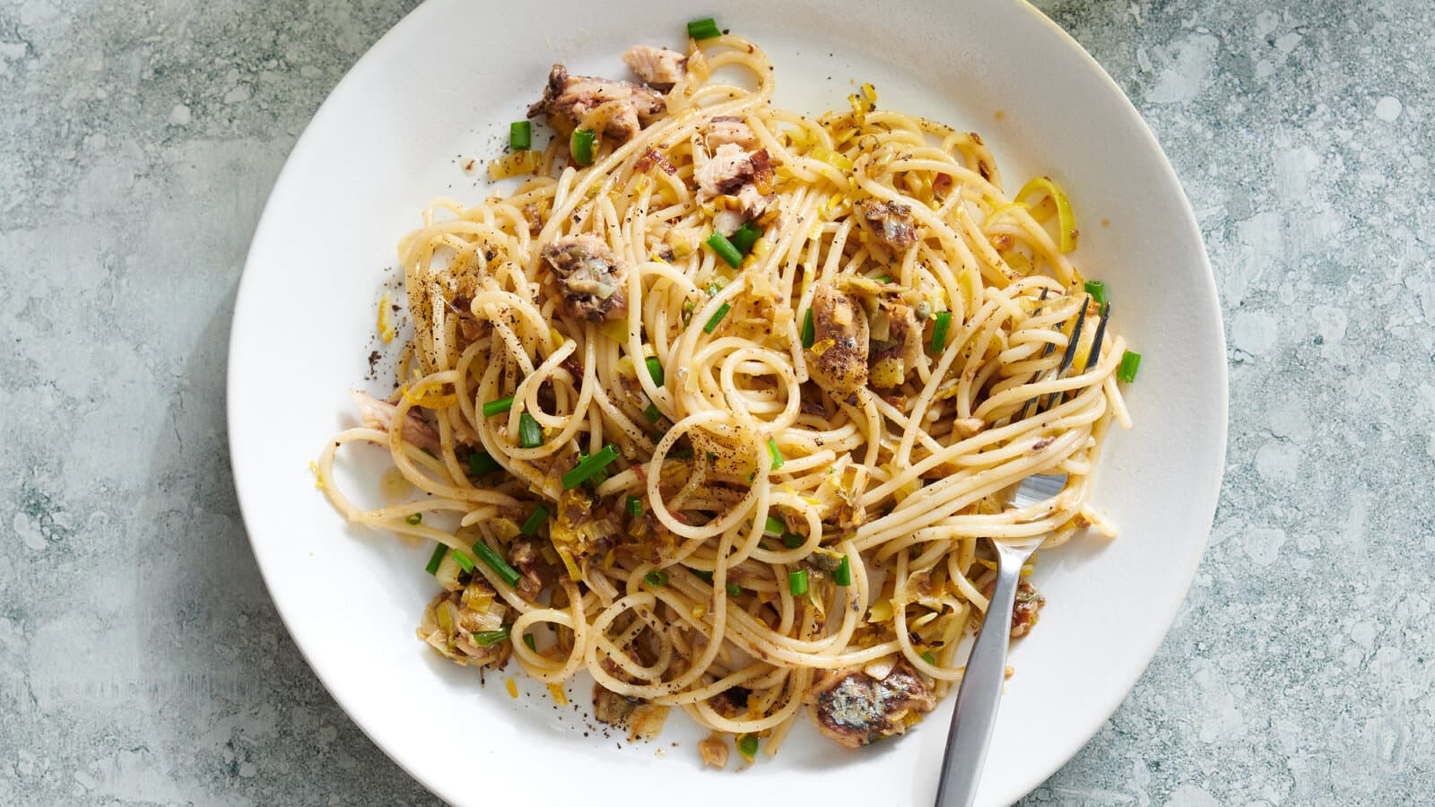 Spicy Sardine Pasta with Leeks and Lemon